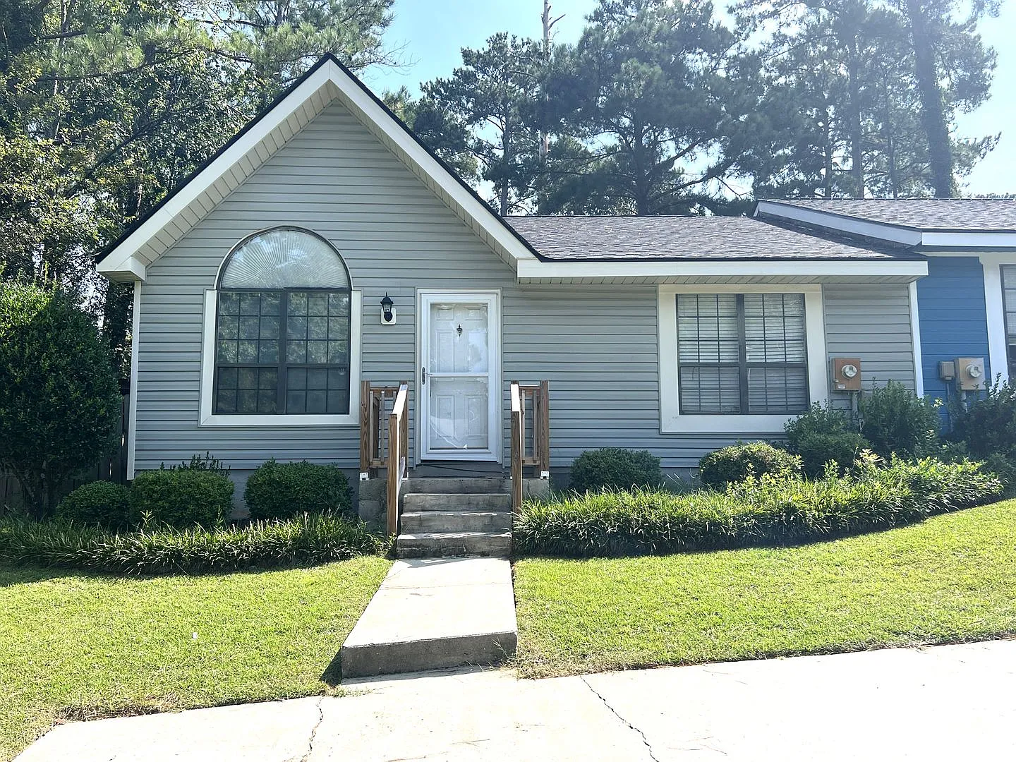 2BD/2B Duplex Near RAFB — Photo 1