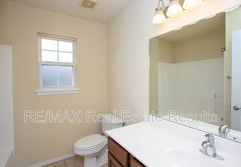 1902 SW Fremont St — Photo 22