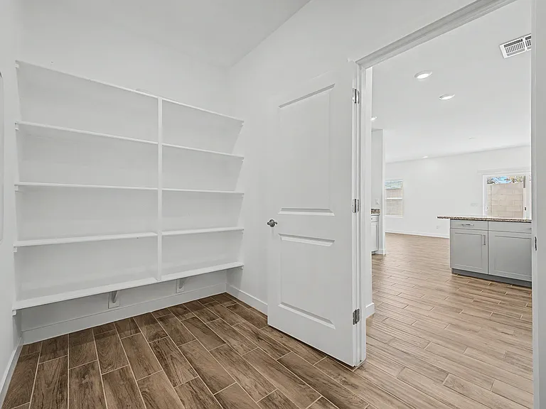 1528 N Pueblo Dr — Photo 12