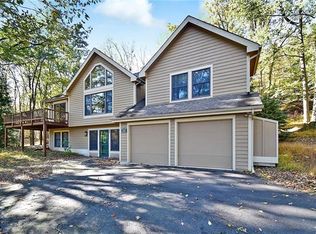460 Spruce Dr, Tannersville, PA 18372
