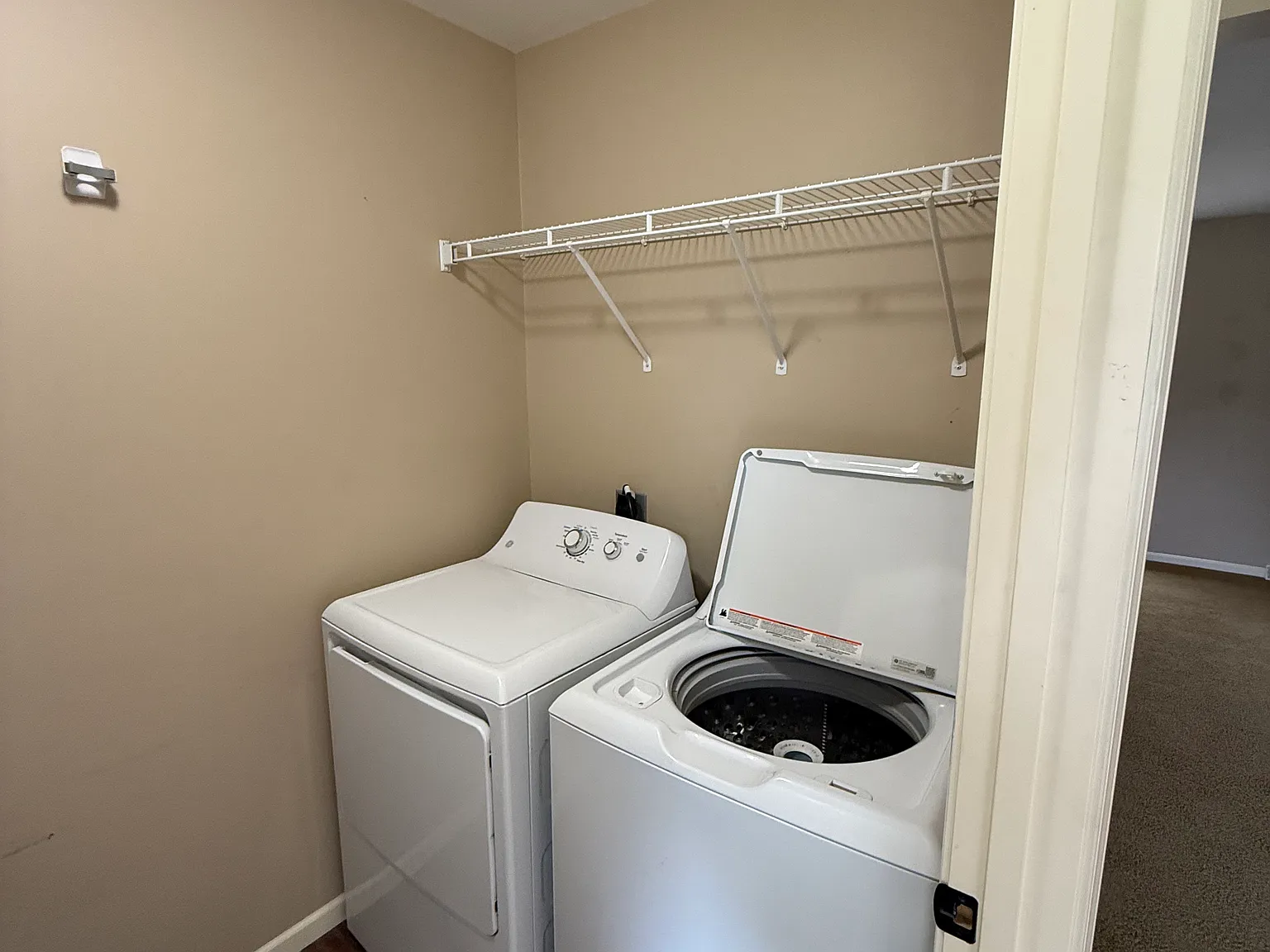 2 bed, 950 sqft, $1,450 — Photo 2