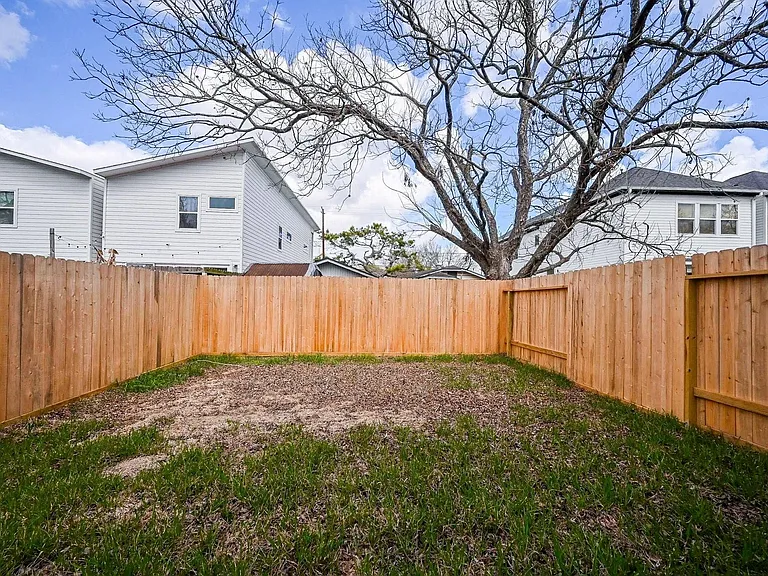 3839 Noah St #B — Photo 18