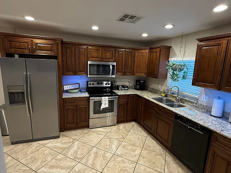 3117 W Cypress St — Photo 5