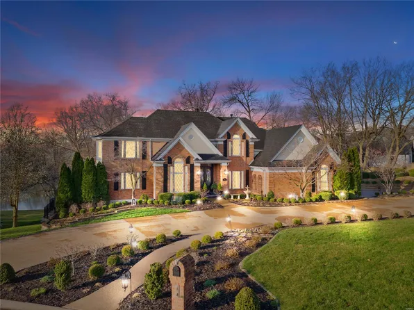 14 Regency Cir, Lake Saint Louis, MO 63367