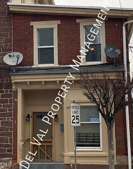 49 N Main St #1B — Photo 1