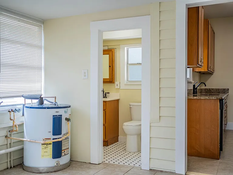412 E Tillman Ave — Photo 10