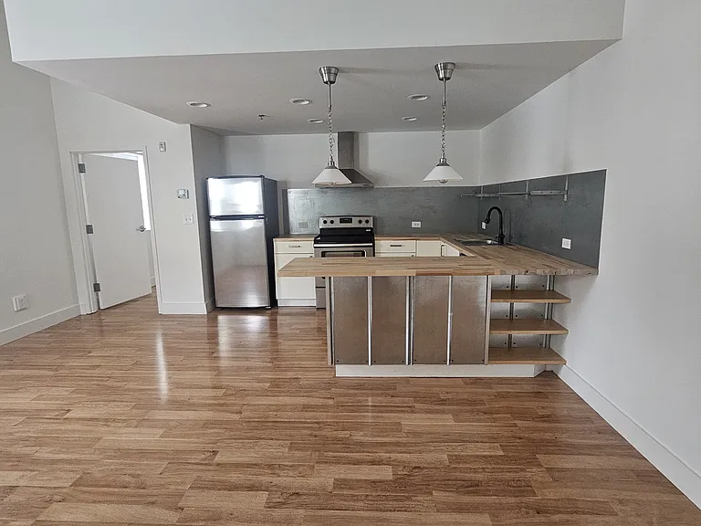 1590 Adams St #202 — Photo 20