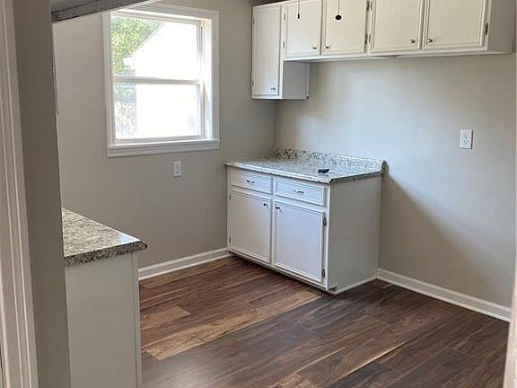 3rd image of 339 Danbury Dr