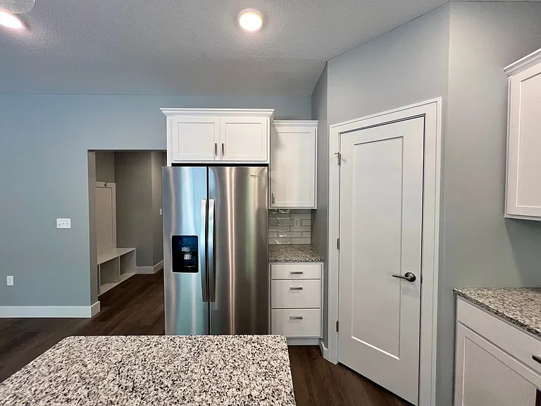 4647 Pierce Dr — Photo 3