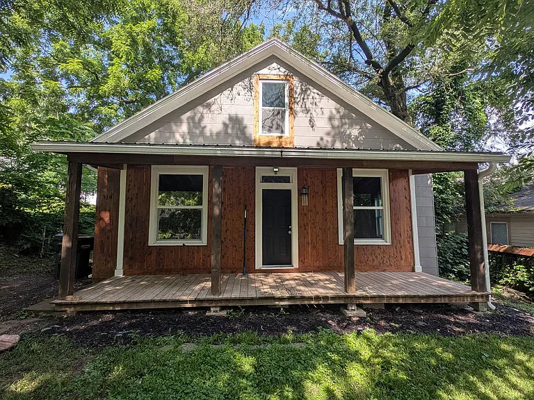 314 Grand Ave — Photo 1