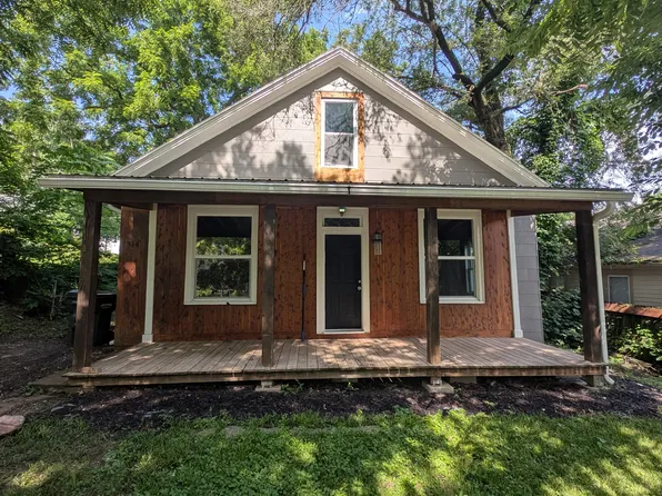 314 Grand Ave, Leavenworth, KS 66048
