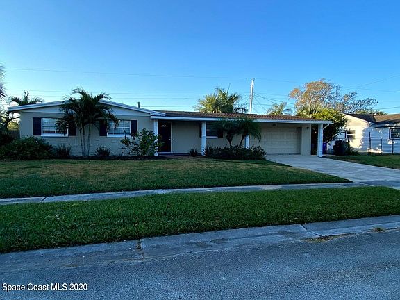 3rd image of 1393 Sarazen Dr