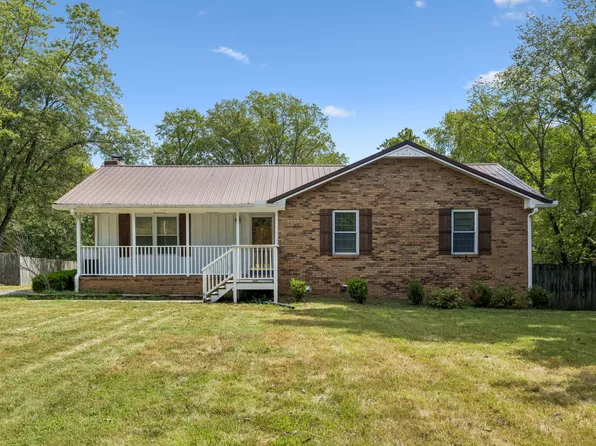 444 South Rd, Cottontown, TN 37048