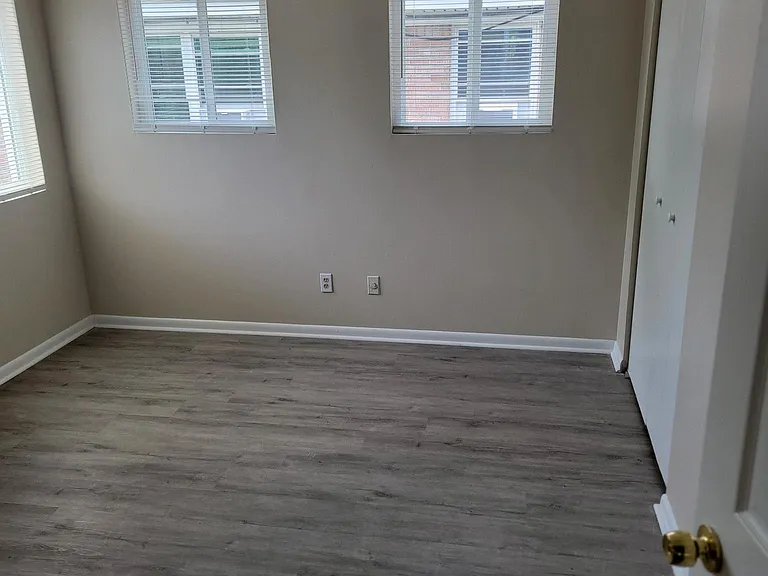 528 Ashlawn Dr #4 — Photo 11