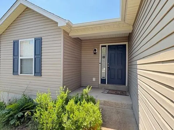 1728 Saint Charles Dr, Hillsboro, MO 63050