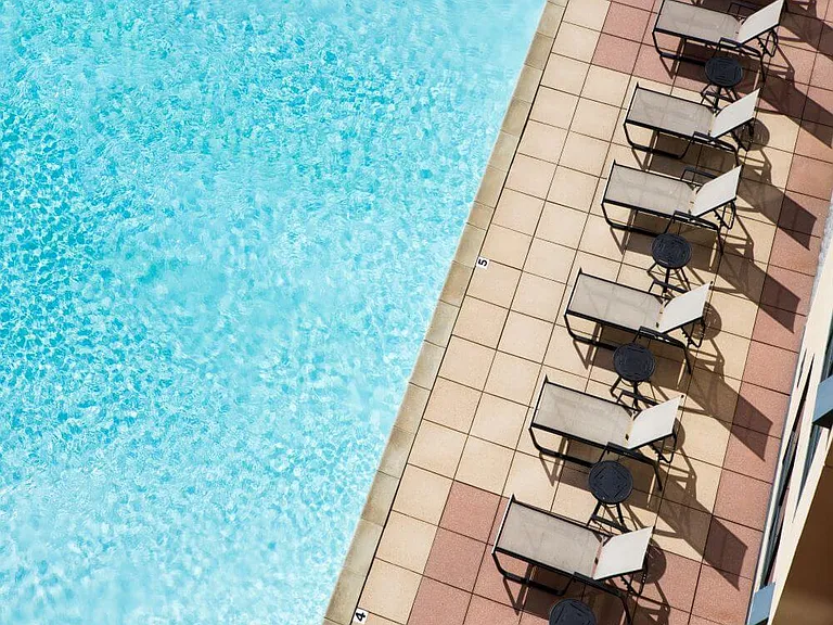 pool-and-sun-chairs