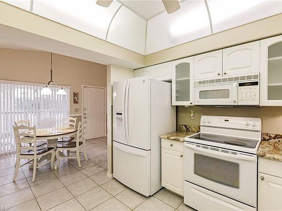 4th image of 6010 Chardonnay Ln #10-303