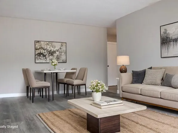 Froom Apartments