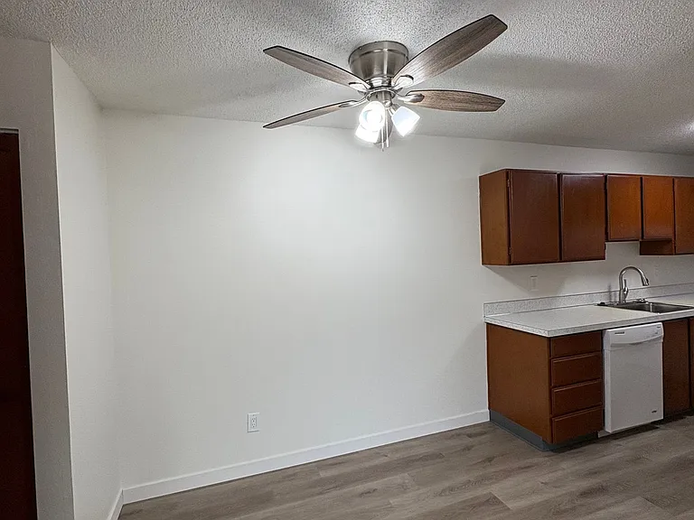 4875 SW Lombard Ave — Photo 11