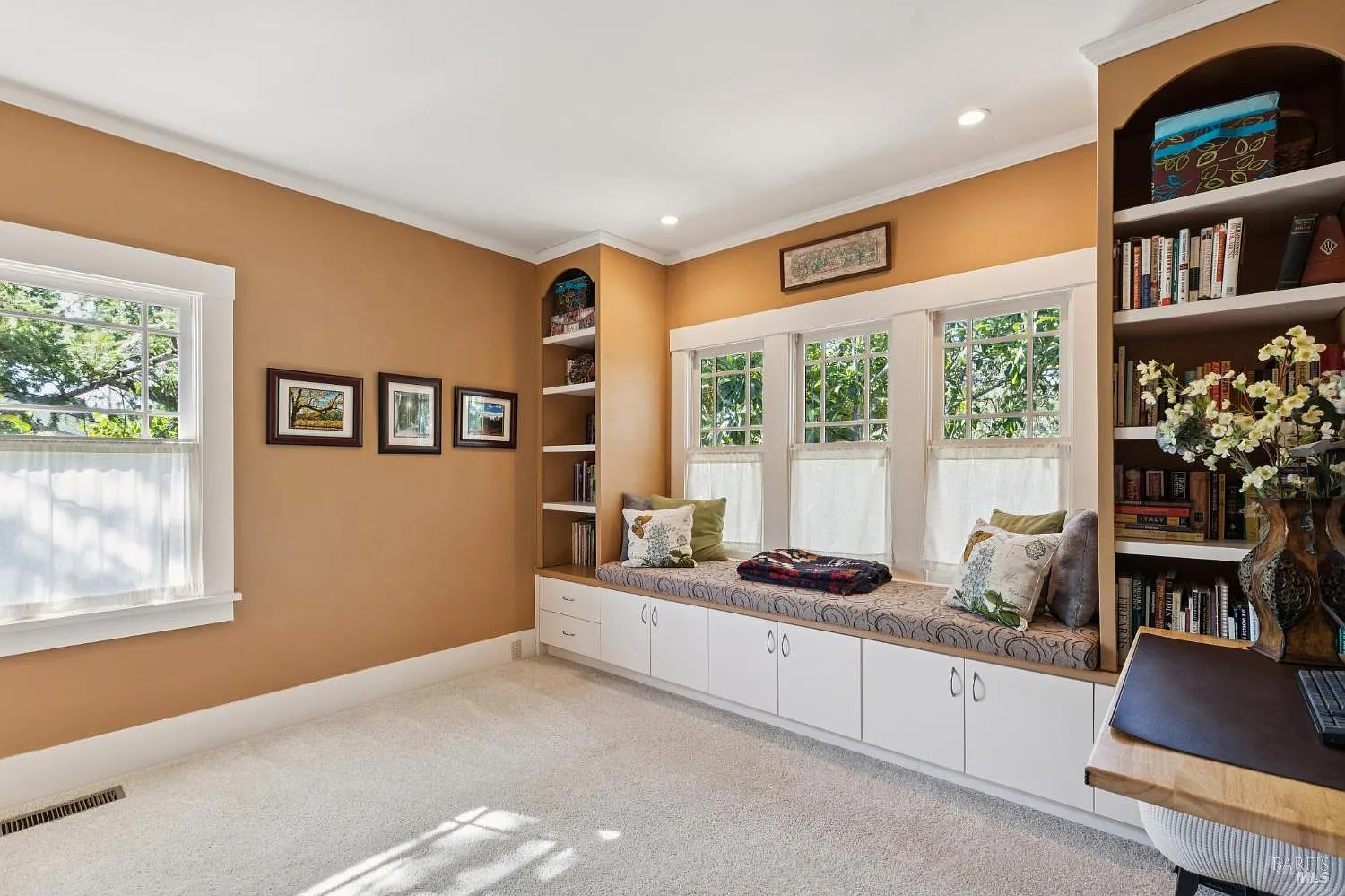 1734 Vineyard Avenue - Photo 12