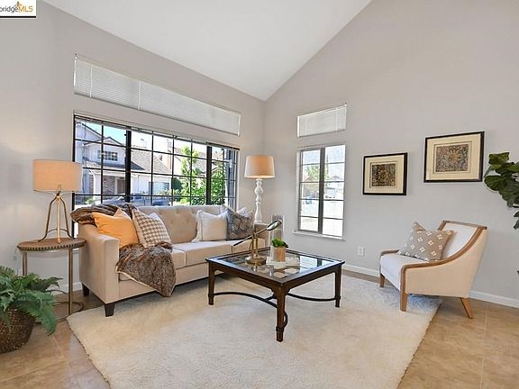 4th image of 3430 Lexington Way