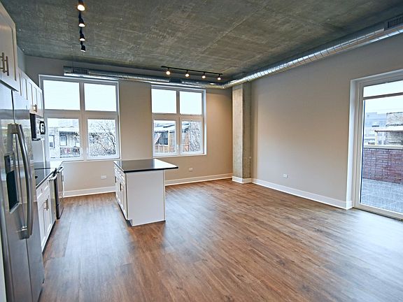2nd image of 3817-45 N Broadway St #3833-311