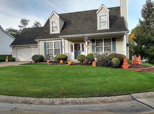 160 Pebblebrook Dr, Willoughby Hills, OH 44094