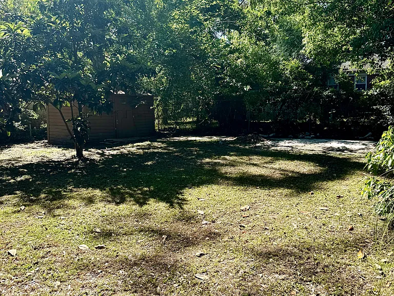962 Stark St — Photo 3