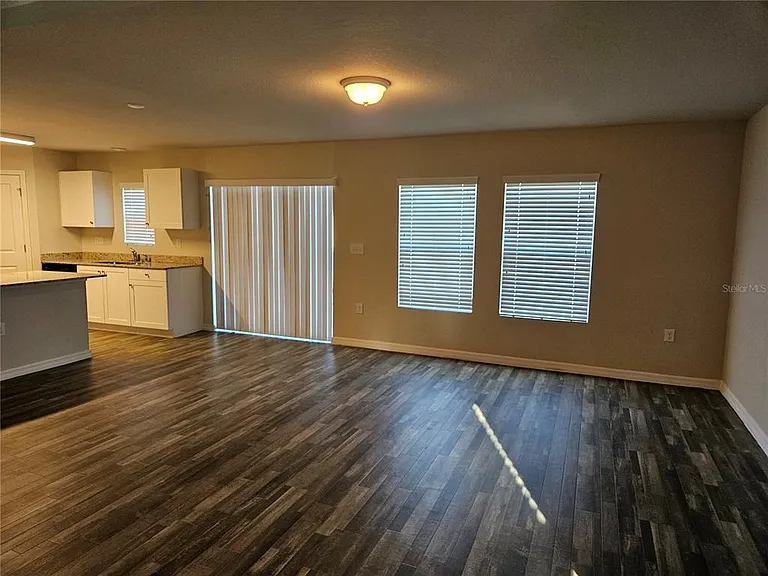 901 NW 15th Pl — Photo 12
