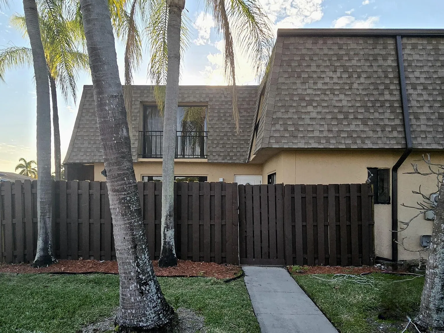 2 bed, 2.5 bath, 1262 sqft, $2,550 — Photo 2