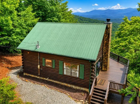 530 Amy Creek Cir, Ellijay, GA 30540