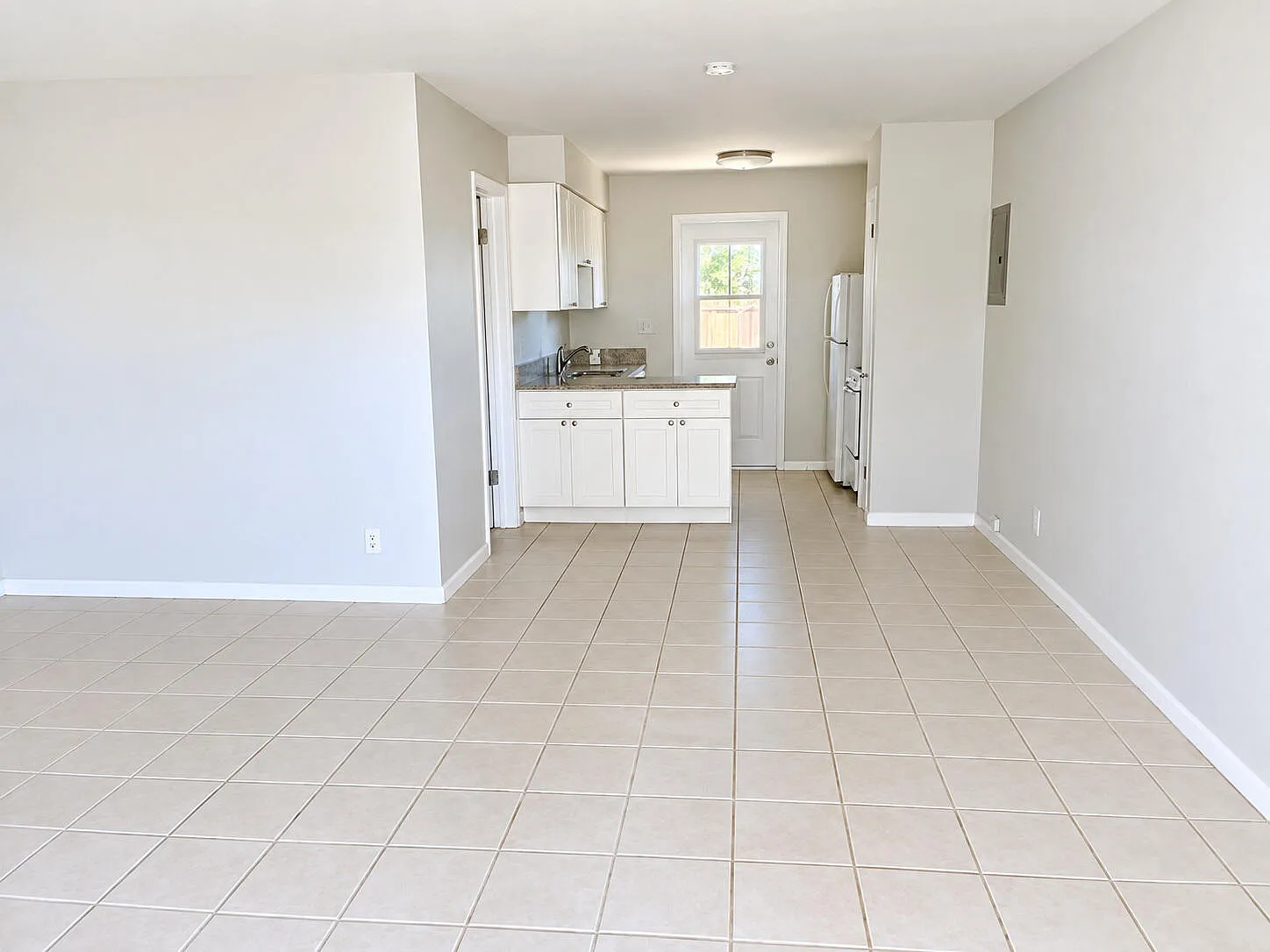 Studio, 1.0 bath, 450 sqft, $1,300 — Photo 4