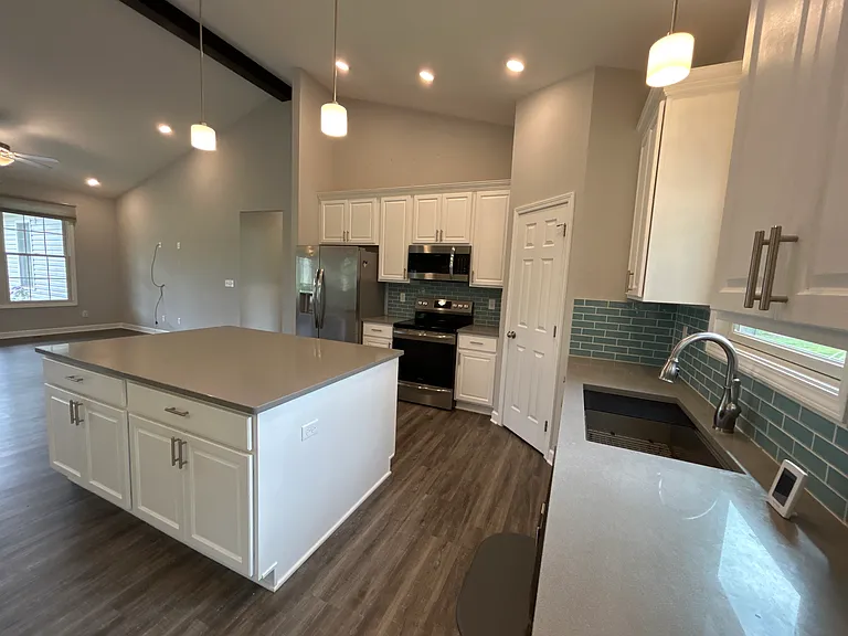 866 SE Santee Dr — Photo 15