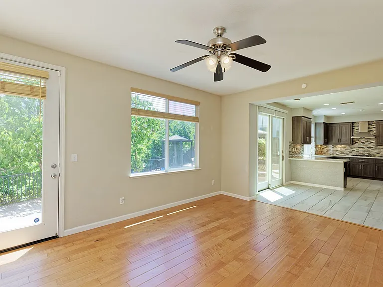 1012 Trailside Dr — Photo 13