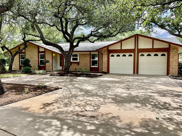 13504 Lois Ln — Photo 1