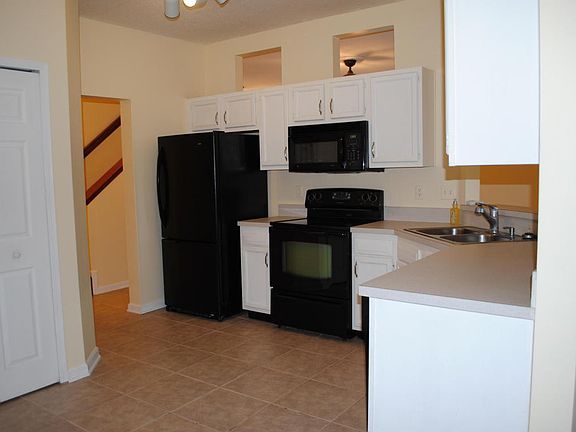 5th image of 128 Shelbys Cove Ct