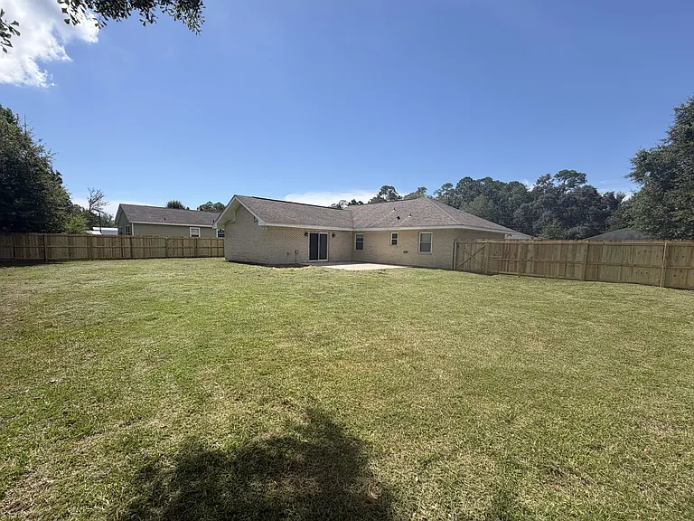 247 Oak Dr — Photo 21
