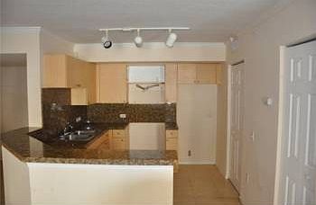 2nd image of 207 Villa Cir #207