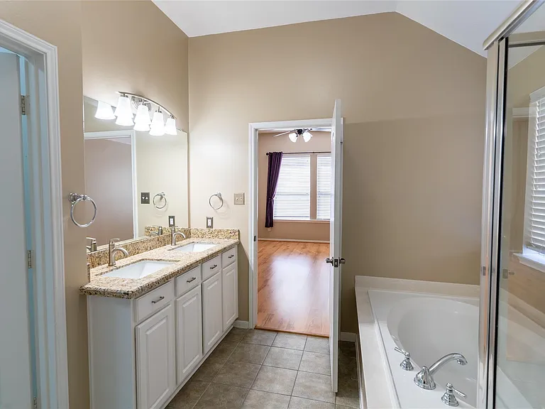 16123 Hitching Post Ct — Photo 14