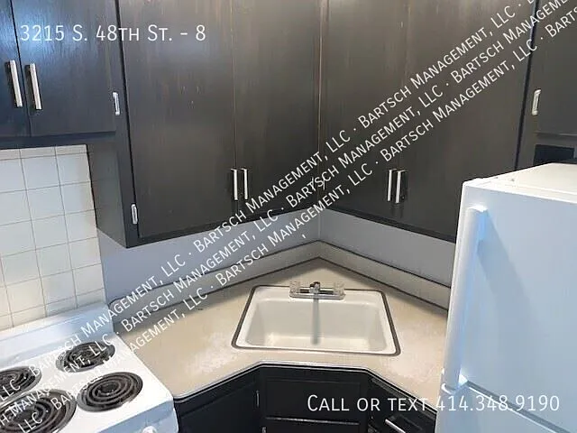 3215 S 48th St #8 — Photo 3