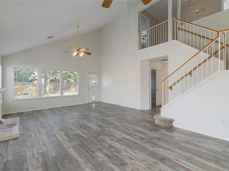 13460 Athens Trl — Photo 4