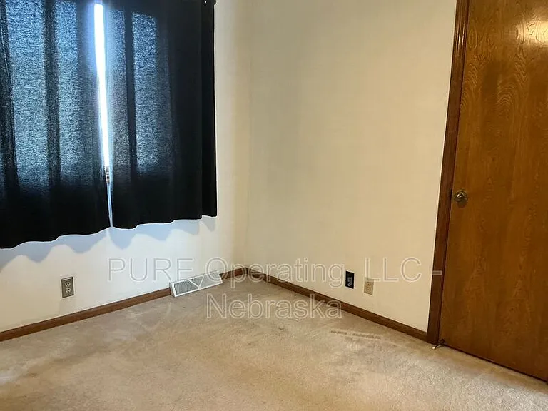 5018 S 163rd St — Photo 22