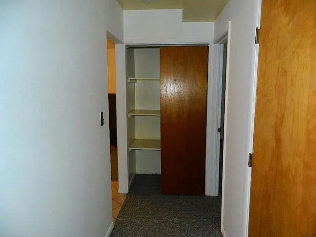 Building Photo 4
