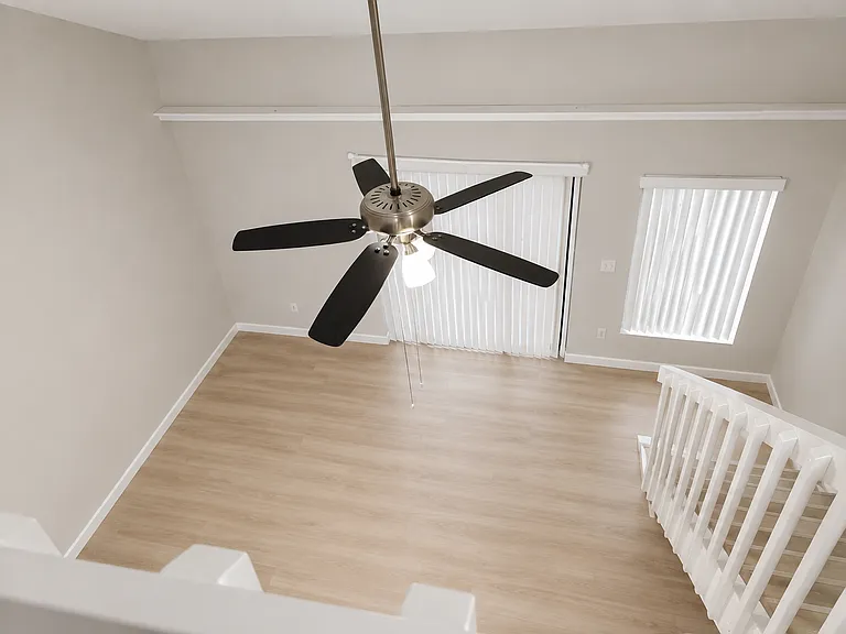 2722 Tally Ho Ave #22 — Photo 5