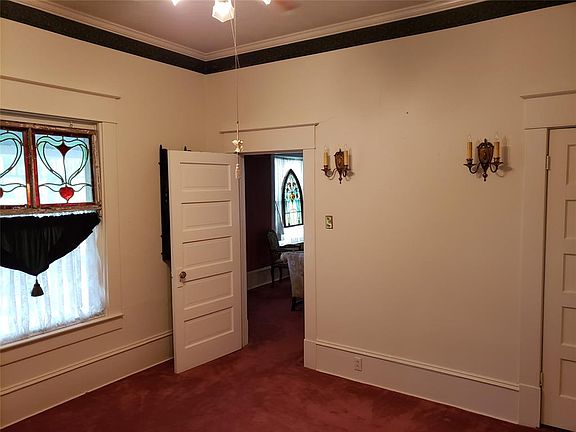 5th image of 202 N Broad St