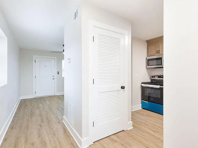 396 Linden Ave NE #105 — Photo 10