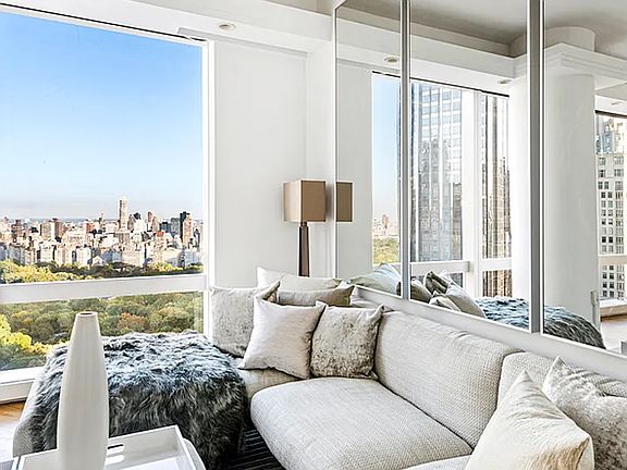 3rd image of 25 Columbus Cir #52D