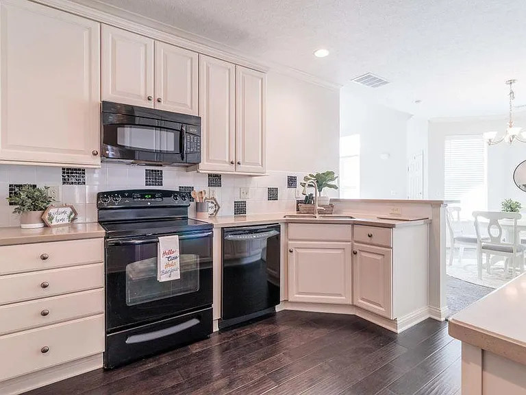 7518 Acela St — Photo 28
