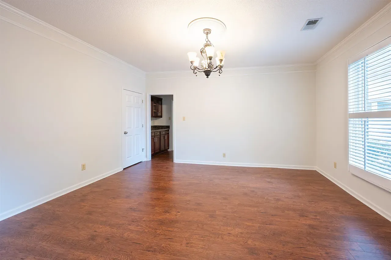 3911 Lighthouse Ln — Photo 4