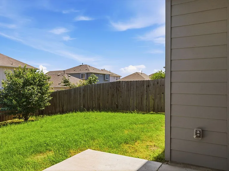 6400 Mary Lewis Dr — Photo 15